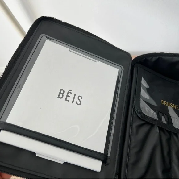 BEIS Black Cosmetic Case Matte Finish - Picture 14 of 14